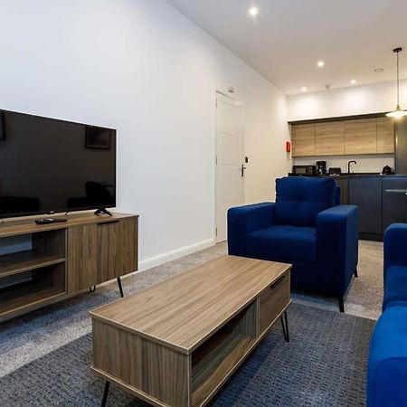Contemporary 1 Bed Apartment Central บอลตัน ภายนอก รูปภาพ